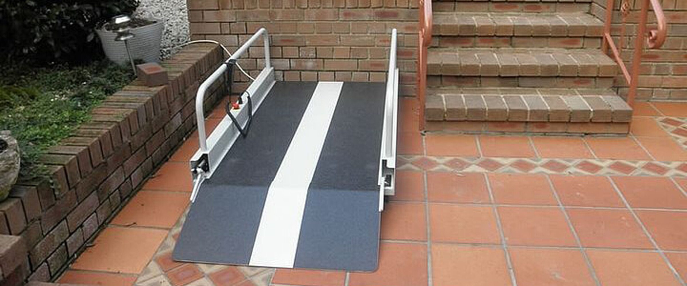 Plattformlifte und Treppenlifte für Rollstuhlfahrer